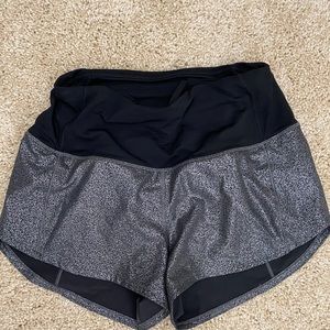 Lululemon Speed Up 2.5” shorts